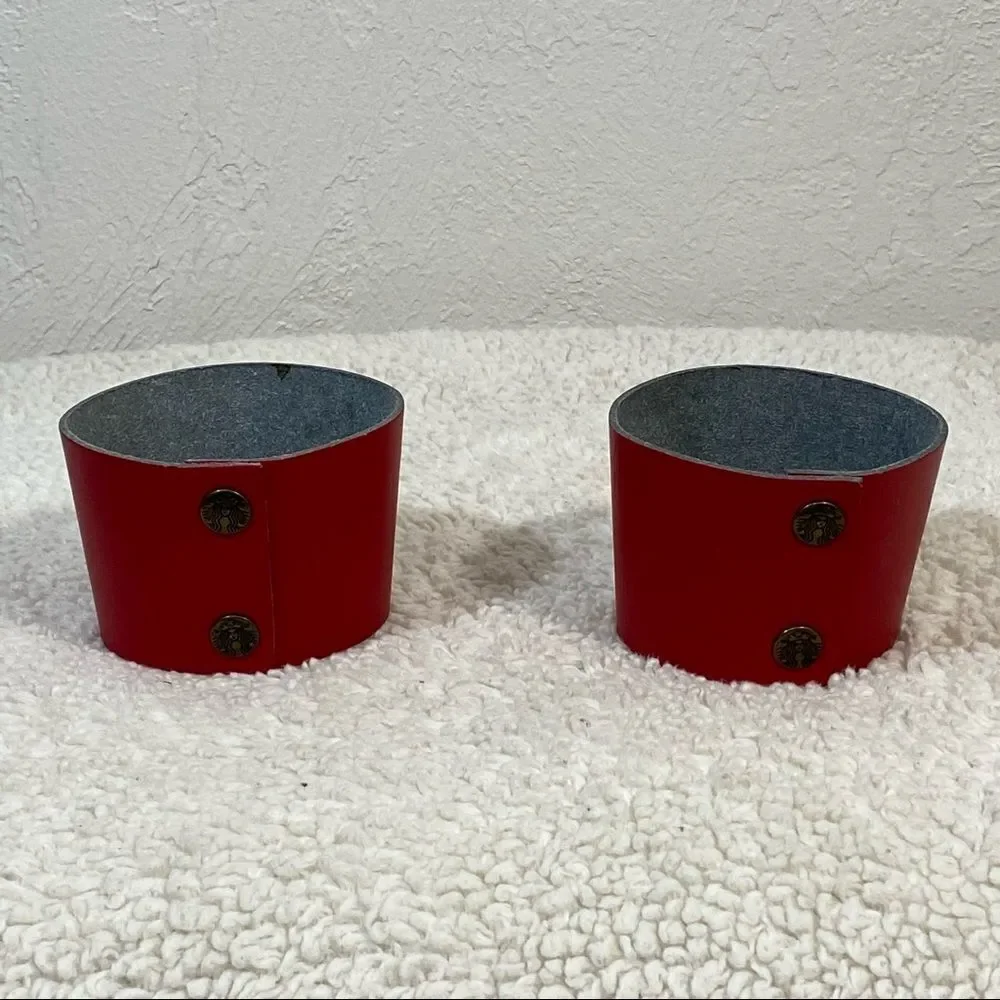 STARBUCKS - BEVERAGE COOZIE - BRIGHT RED REUSABLE - SNAP CLOSE GOOD CONDITION S8